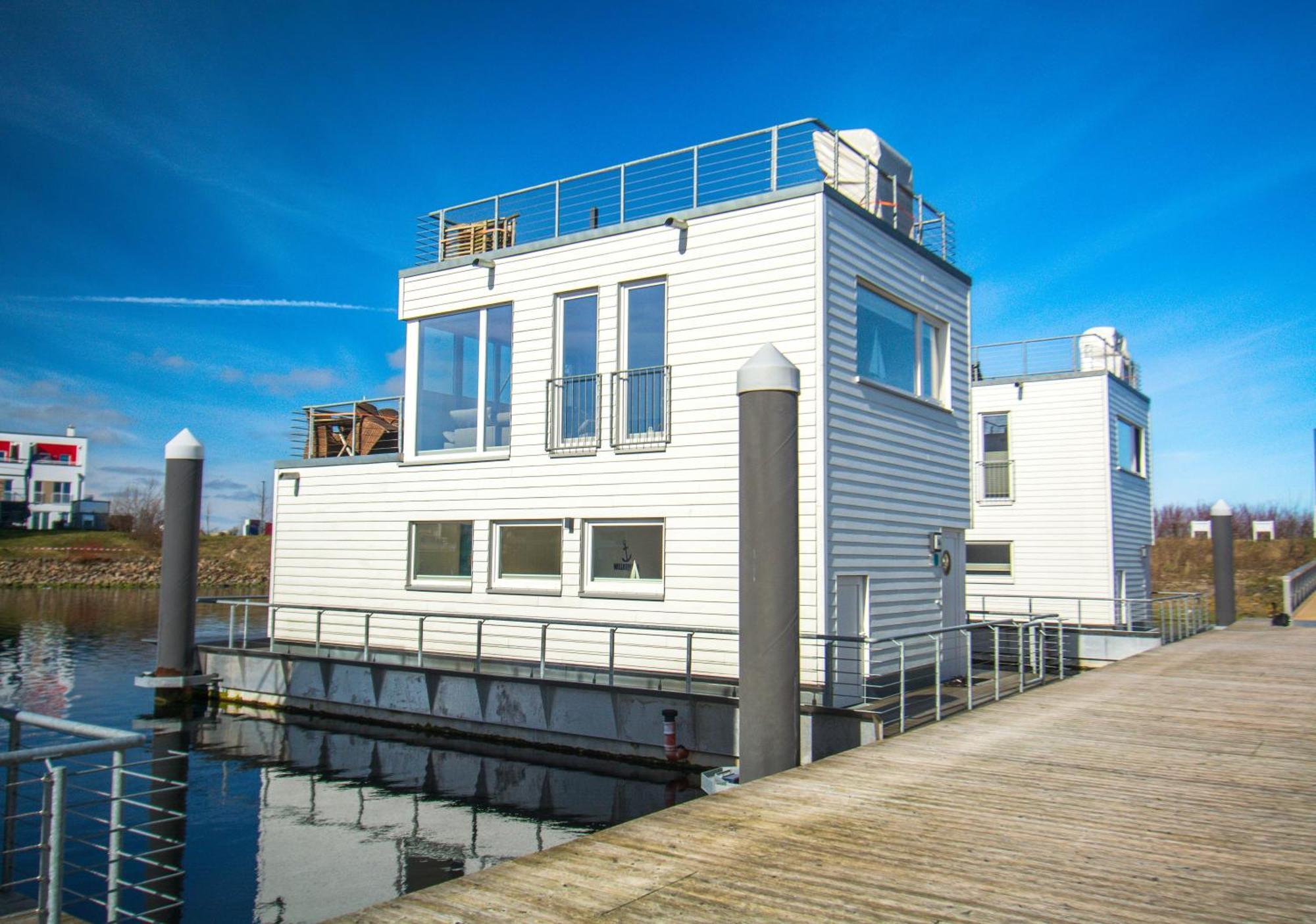 Готель Schwimmendes Haus - An Bord Zwei Ольпеніц Екстер'єр фото